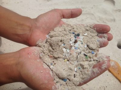 ND za sedmošolce – mikroplastika